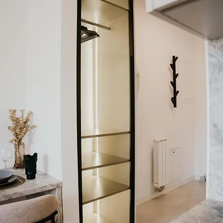 Lago Apartment *
