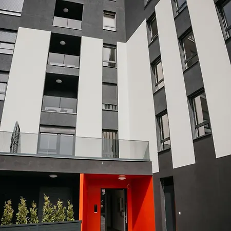 Lago Apartment 图兹拉